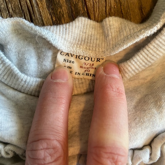 ❌SOLD❌ Grey sweater shirt with ruffle detail - Picture 5 of 5